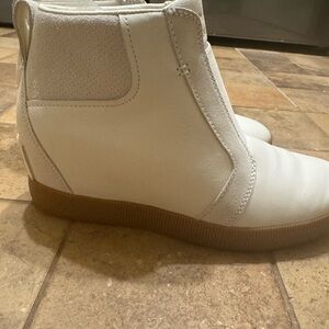 New!!! Sorel Out N About Wedge Leather Bootie